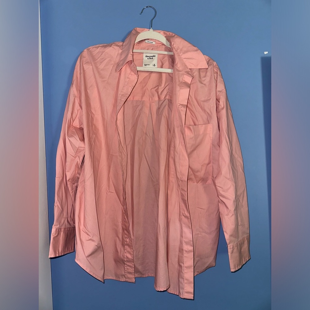 🌸 Abercrombie Oversized Pink Button-Down – Lightweight & Chic! 🌸